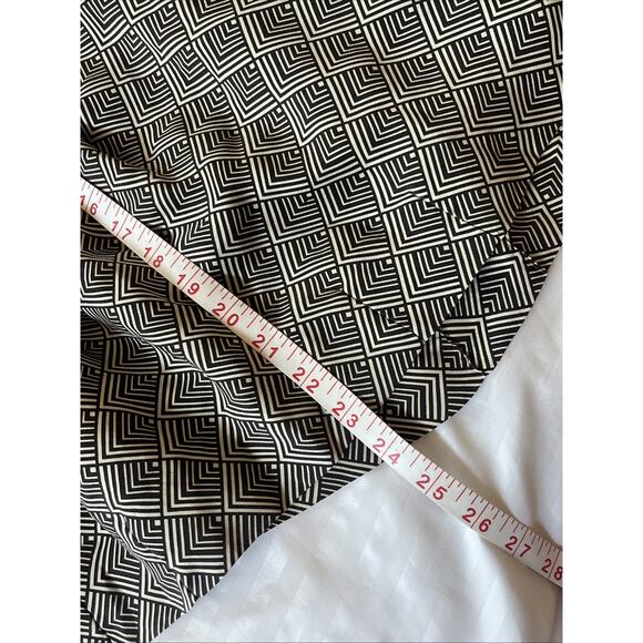 Banana Republic 100% Silk Women Size 10 Geometric Mini Plated Size Zip Skirt - Picture 6 of 6